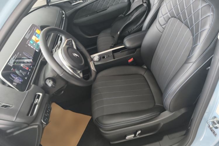 Used ORA Good Cat 2022 400km Standard Range Luxury Version Lithium Iron Phosphate Left Front Seat