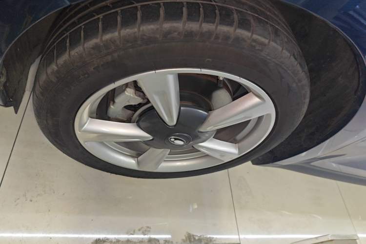Used ORA Good Cat 2022 400km Standard Range Luxury Version Ternary Lithium Left Front Wheel Hub