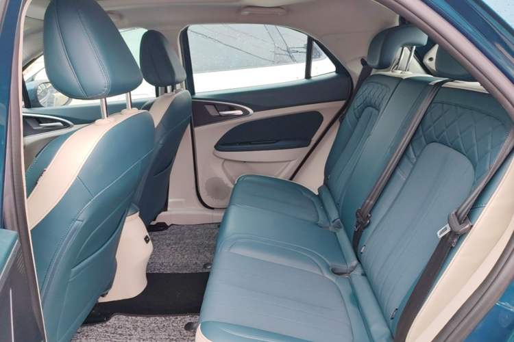 Used ORA Good Cat 2022 Morandi Edition 400km Standard Range Two-Week Young Enjoyment Version Lithium Iron Phosphate Left Rear Seat