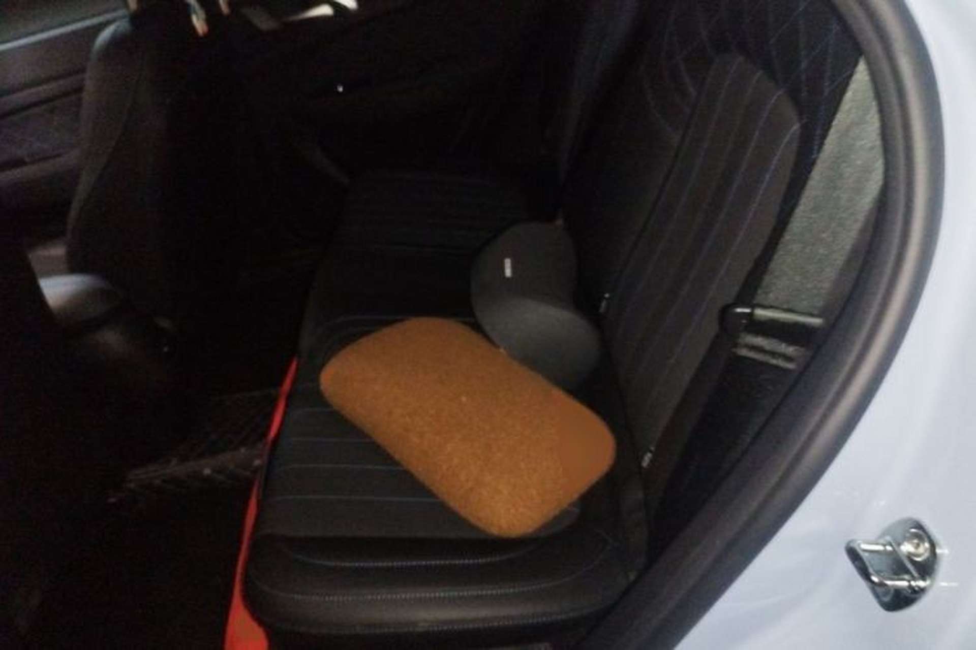 Used ORA Good Cat 2022 400km Standard Range Luxury Version Lithium Iron Phosphate Left Rear Seat