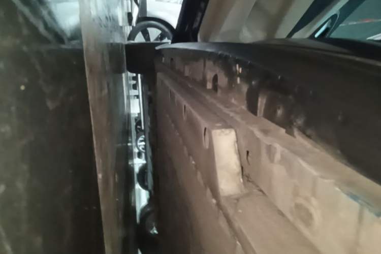 Used ORA Good Cat 2022 400km Standard Range Luxury Version Lithium Iron Phosphate Left Side Sill