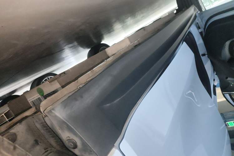 Used ORA Good Cat 2022 400km Standard Range Premium Version Lithium Iron Phosphate Left Side Sill
