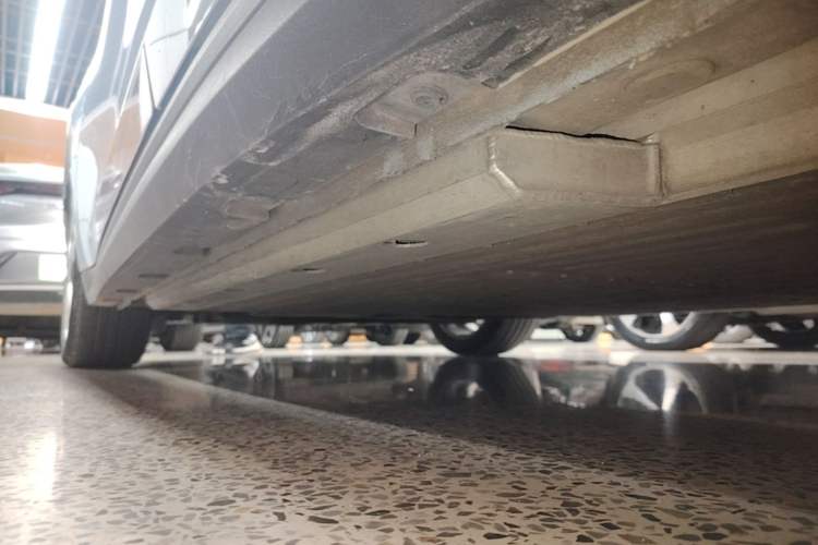 Used ORA Good Cat 2022 400km Standard Range Premium Version Lithium Iron Phosphate Left Side Sill