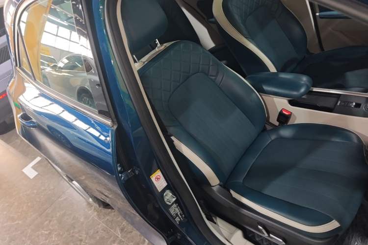 Used ORA Good Cat 2022 400km Standard Range Premium Version Lithium Iron Phosphate Right Front Seat