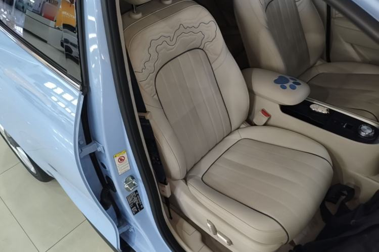 Used ORA Good Cat 2022 400km Standard Range Premium Version Lithium-Ion Battery Right Front Seat