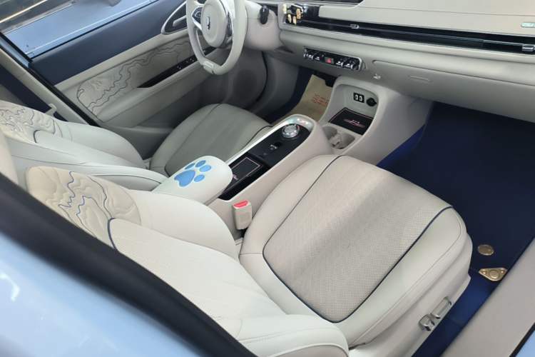 Used ORA Good Cat 2022 400km Standard Range Premium Version Lithium-Ion Battery Right Front Seat