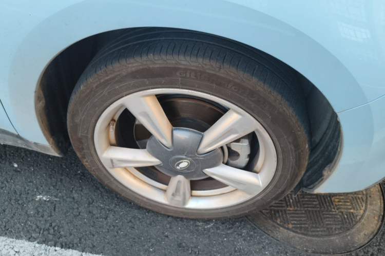 Used ORA Good Cat 2022 400km Standard Range Luxury Version Lithium Iron Phosphate Right Front Wheel Hub