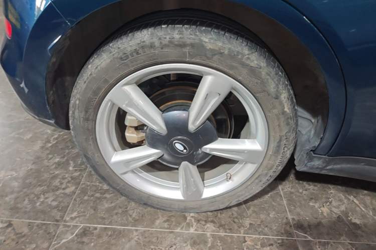 Used ORA Good Cat 2022 400km Standard Range Premium Version Lithium Iron Phosphate Right Rear Wheel Hub