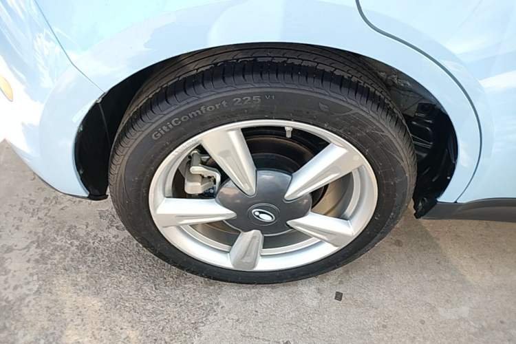 Used ORA Good Cat 2022 Morandi Edition 400km Standard Range Premium Version Lithium-Ion Battery Right Rear Wheel Hub