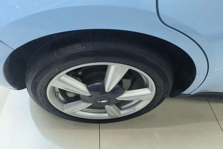 Used ORA Good Cat 2022 400km Standard Range Premium Version Lithium-Ion Battery Right Rear Wheel Hub