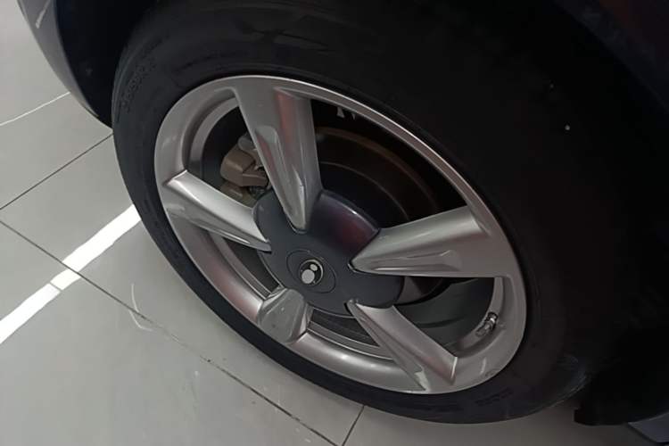 Used ORA Good Cat 2022 400km Standard Range Premium Version Lithium Iron Phosphate Right Rear Wheel Hub