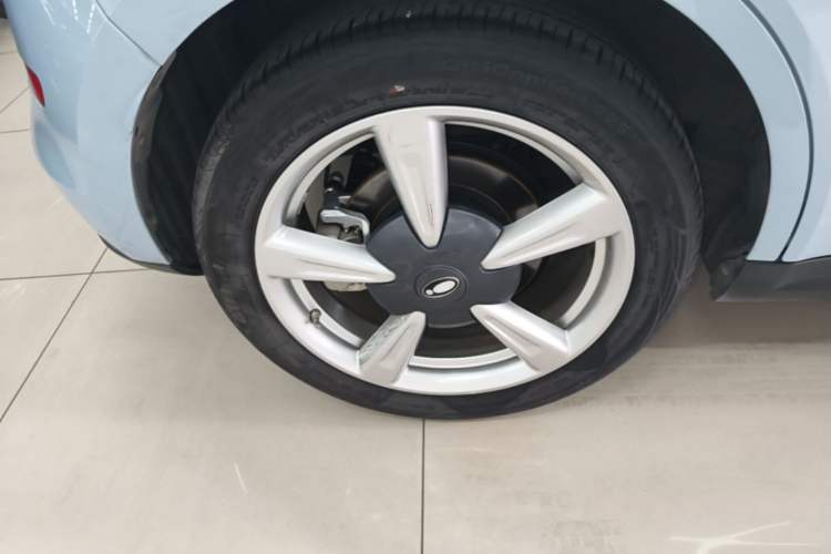 Used ORA Good Cat 2022 400km Standard Range Luxury Version Lithium Iron Phosphate Right Rear Wheel Hub