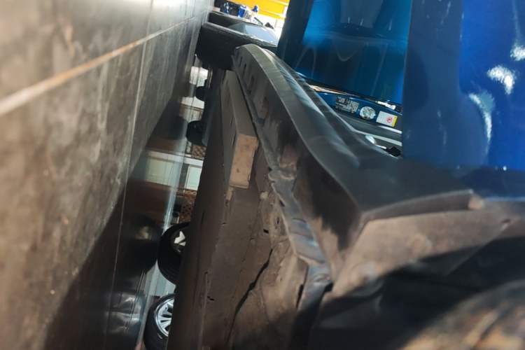Used ORA Good Cat 2022 400km Standard Range Premium Version Lithium Iron Phosphate Right Side Sill