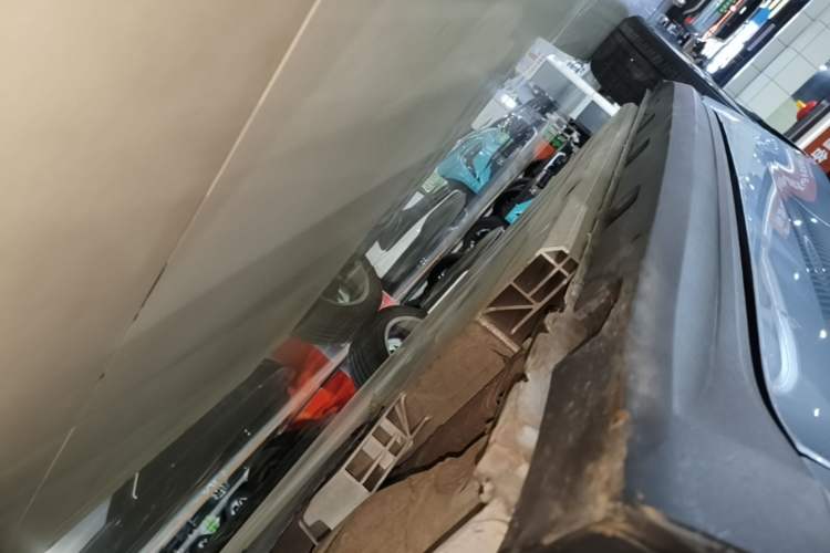Used ORA Good Cat 2022 400km Standard Range Premium Version Lithium-Ion Battery Right Side Sill