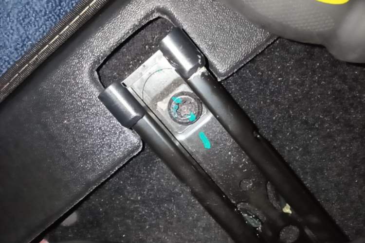 Used ORA Good Cat 2022 400km Standard Range Luxury Version Lithium Iron Phosphate Right Side Sill