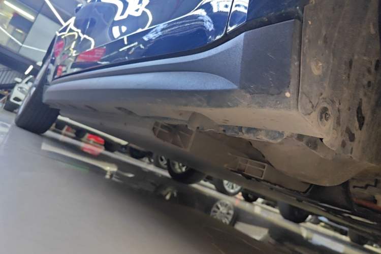 Used ORA Good Cat 2022 400km Standard Range Luxury Version Ternary Lithium Right Side Sill