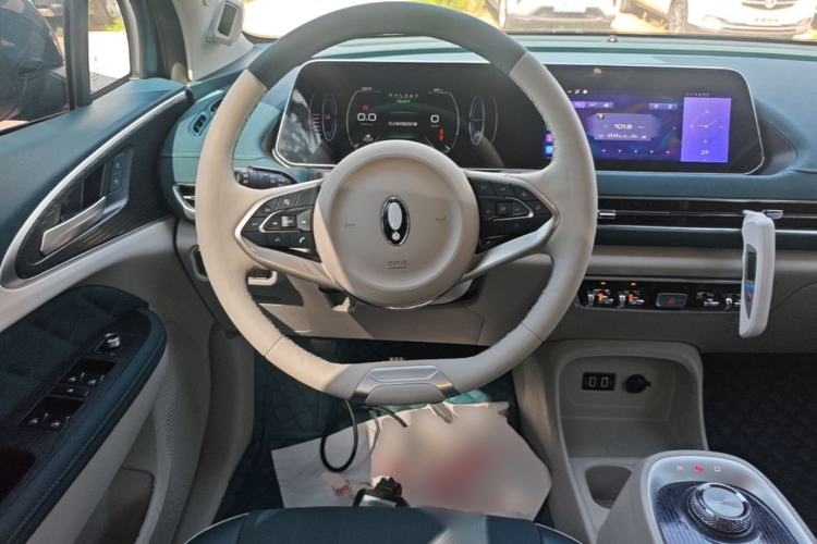 Used ORA Good Cat 2022 400km Standard Range Premium Version Lithium-Ion Battery Steering Wheel