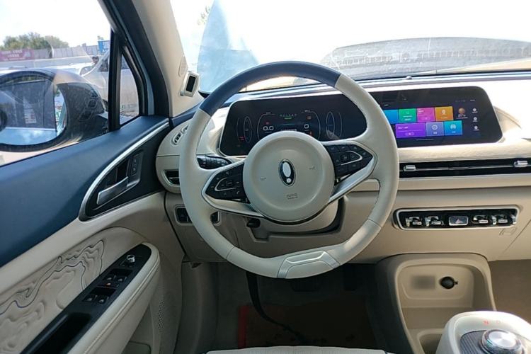 Used ORA Good Cat 2022 Morandi Edition 400km Standard Range Premium Version Lithium-Ion Battery Steering Wheel