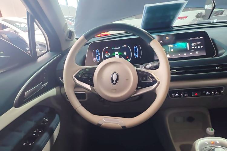 Used ORA Good Cat 2022 400km Standard Range Premium Version Lithium-Ion Battery Steering Wheel