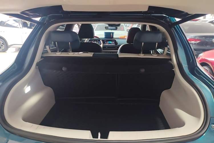 Used ORA Good Cat 2022 400km Standard Range Premium Version Lithium-Ion Battery Trunk