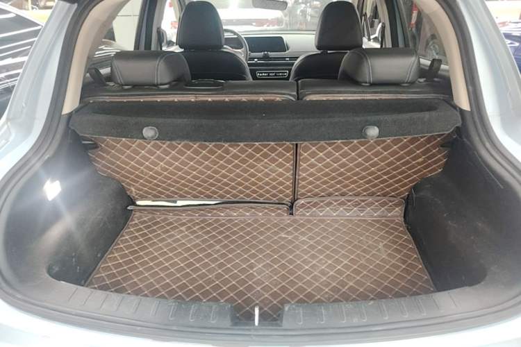 Used ORA Good Cat 2022 400km Standard Range Premium Version Lithium Iron Phosphate Trunk