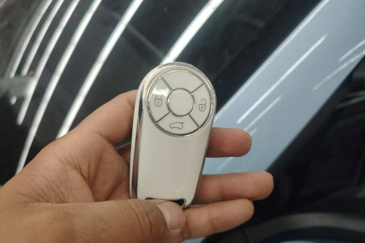 Used ORA Good Cat 2022 400km Standard Range Premium Version Lithium Iron Phosphate Vehicle Key