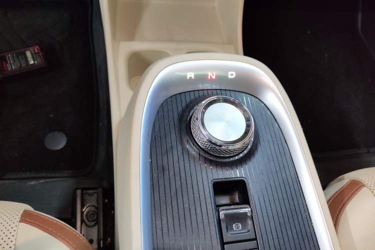 Used ORA Good Cat 2022 400km Standard Range Premium Version Lithium Iron Phosphate Gear Lever
