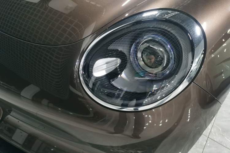 Used ORA Good Cat 2022 Morandi Edition 400km Standard Range Premium Version Lithium Iron Phosphate Left Front Headlight