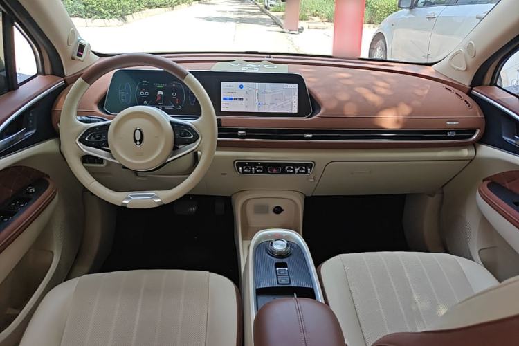 Used ORA Good Cat 2022 400km Standard Range Premium Version Lithium-Ion Battery Center Console