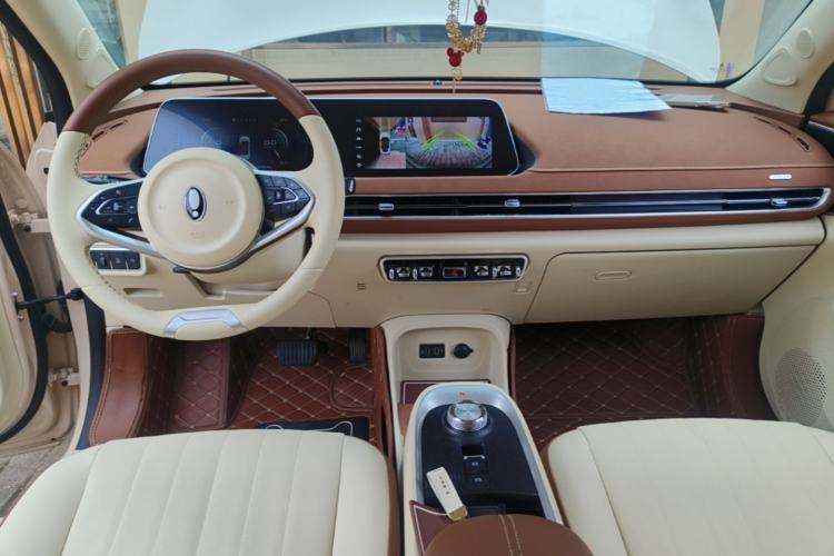 Used ORA Good Cat 2022 400km Standard Range Luxury Version Lithium Iron Phosphate Center Console