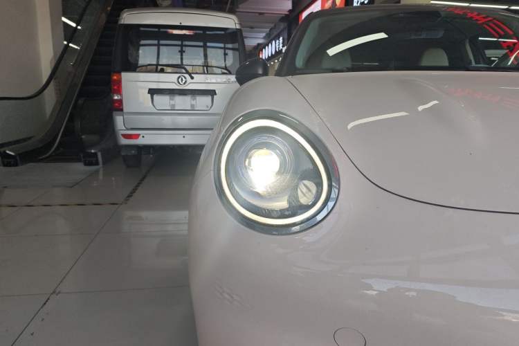 Used ORA Good Cat 2022 Morandi Edition 400km Standard Range Two-Week Young Enjoyment Version Lithium Iron Phosphate Right Front Headlight