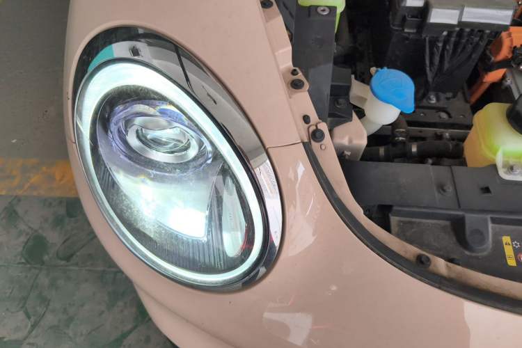 Used ORA Good Cat 2022 Morandi Edition 400km Standard Range Two-Week Young Enjoyment Version Lithium Iron Phosphate Engine Bay Right