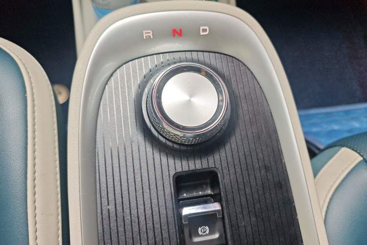 Used ORA Good Cat 2022 400km Standard Range Premium Version Lithium Iron Phosphate Gear Lever