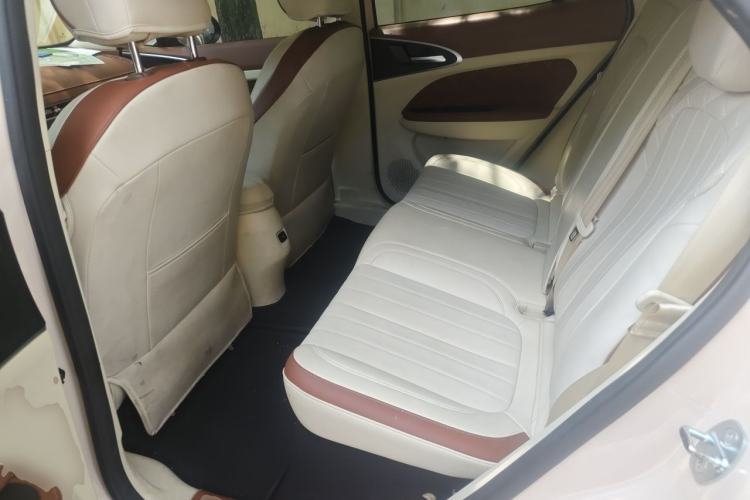 Used ORA Good Cat 2022 400km Standard Range Luxury Version Lithium Iron Phosphate Left Rear Seat