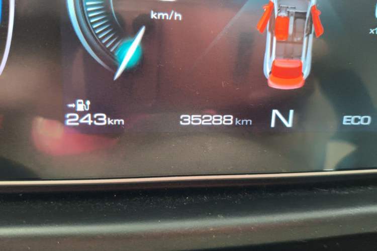 Used ORA Good Cat 2022 Morandi Edition 400km Standard Range Two-Week Young Enjoyment Version Lithium Iron Phosphate Odometer Close Up
