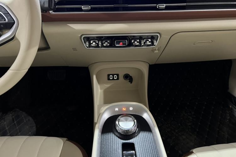 Used ORA Good Cat 2022 400km Standard Range Luxury Version Lithium Iron Phosphate Gear Lever