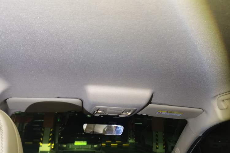 Used ORA Good Cat 2022 400km Standard Range Luxury Version Lithium Iron Phosphate Headliner