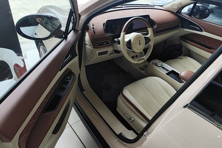 Used ORA Good Cat 2022 400km Standard Range Luxury Version Lithium Iron Phosphate Driver Seat