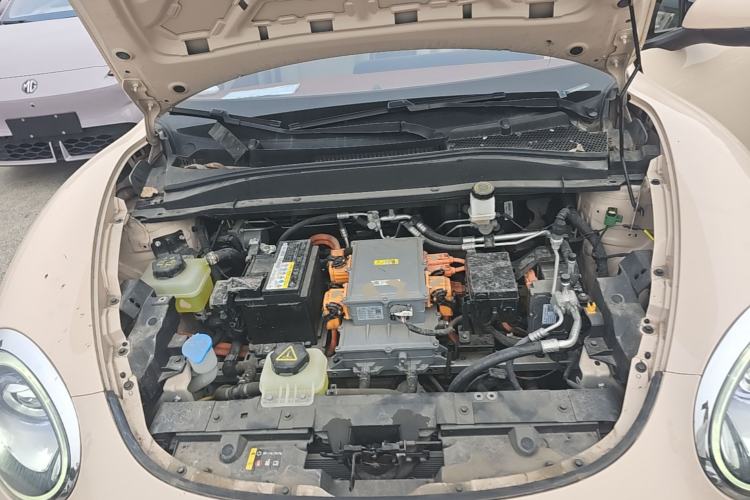 Used ORA Good Cat 2022 400km Standard Range Luxury Version Lithium Iron Phosphate Engine Bay