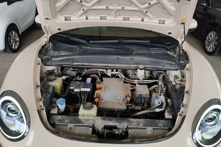 Used ORA Good Cat 2022 Morandi Edition 400km Standard Range Premium Version Lithium-Ion Battery Engine Bay
