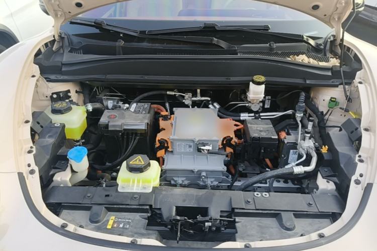 Used ORA Good Cat 2022 Morandi Edition 400km Standard Range Premium Version Lithium-Ion Battery Engine Bay
