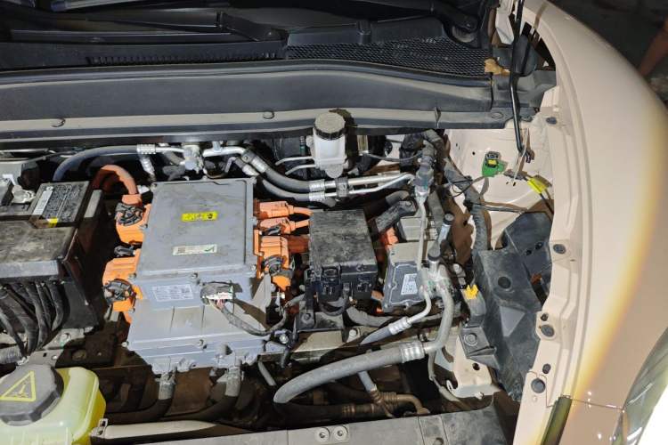 Used ORA Good Cat 2022 Morandi Edition 500 km Long Range Luxury Version Lithium Ternary Engine Bay Left
