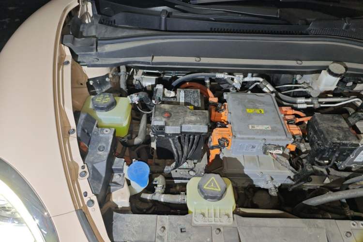 Used ORA Good Cat 2022 Morandi Edition 500 km Long Range Luxury Version Lithium Ternary Engine Bay Right
