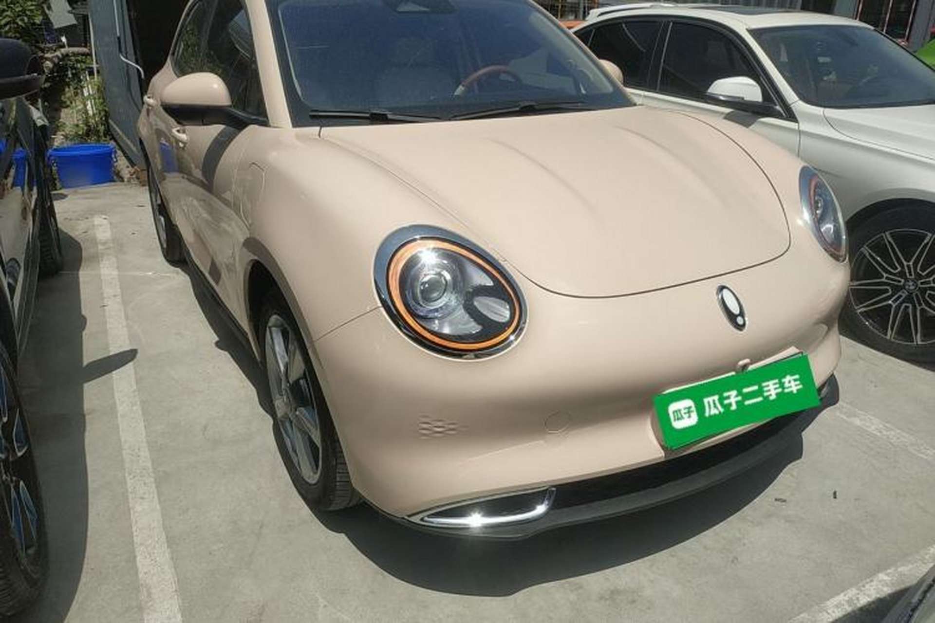 Used ORA Good Cat 2022 Morandi Edition 400km Standard Range Luxury Version Lithium-Ion Battery Front Right 45 Deg