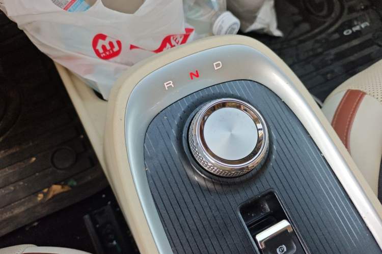 Used ORA Good Cat 2022 400km Standard Range Premium Version Lithium-Ion Battery Gear Lever