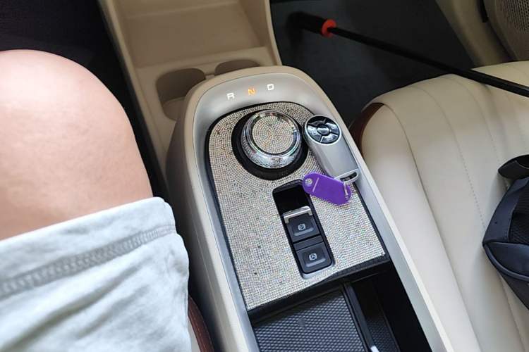 Used ORA Good Cat 2022 400km Standard Range Luxury Version Lithium Iron Phosphate Gear Lever