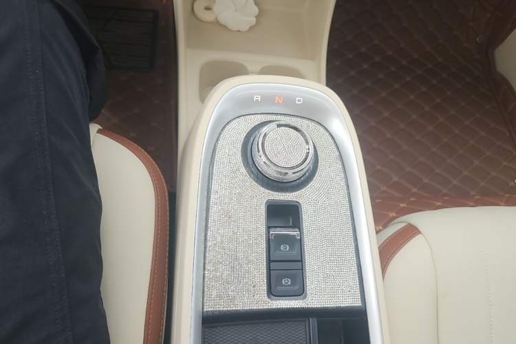 Used ORA Good Cat 2022 400km Standard Range Luxury Version Lithium Iron Phosphate Gear Lever
