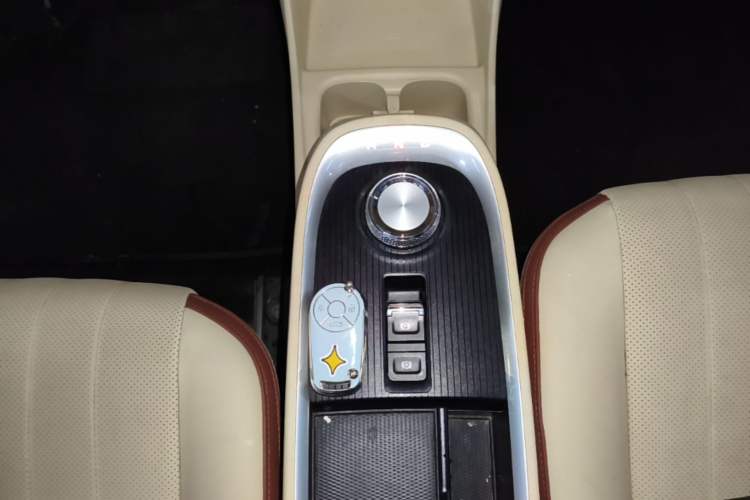 Used ORA Good Cat 2022 400km Standard Range Premium Version Lithium Iron Phosphate Gear Lever