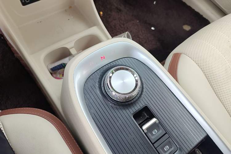 Used ORA Good Cat 2022 400km Standard Range Premium Version Lithium Iron Phosphate Gear Lever