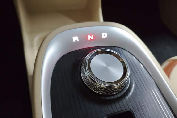 Used ORA Good Cat 2022 400km Standard Range Premium Version Lithium Iron Phosphate Gear Lever